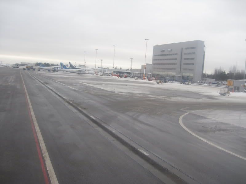 http://i895.photobucket.com/albums/ac154/FlyingFinn_photo/Blue1_Tallinn_Inaugural_01_2011/Flight_7.jpg