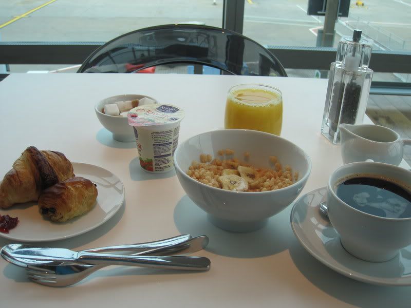 http://i895.photobucket.com/albums/ac154/FlyingFinn_photo/Frankfurt_Meet_07_2011/Stansted_7.jpg