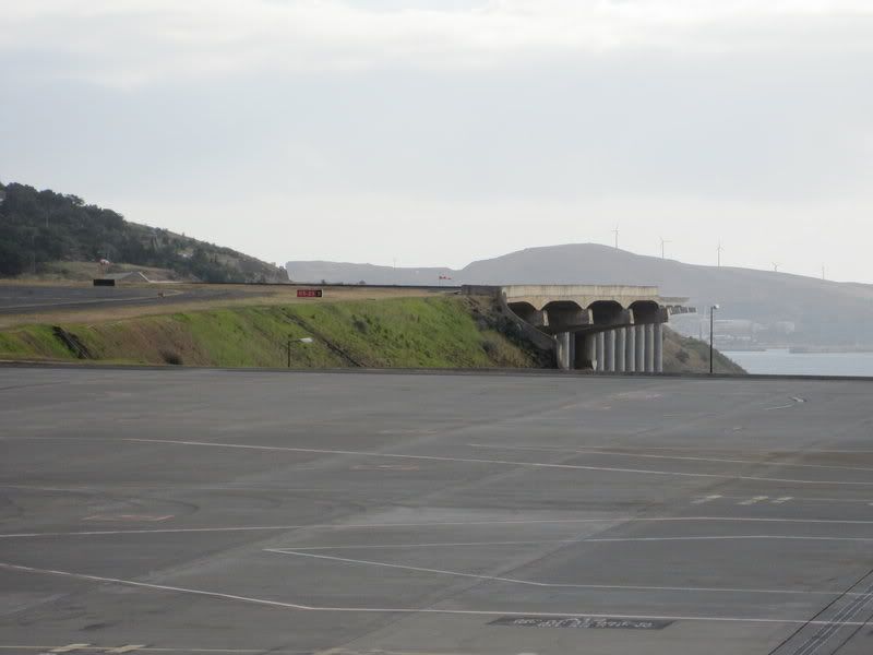 Madeira+airport+runway+bridge