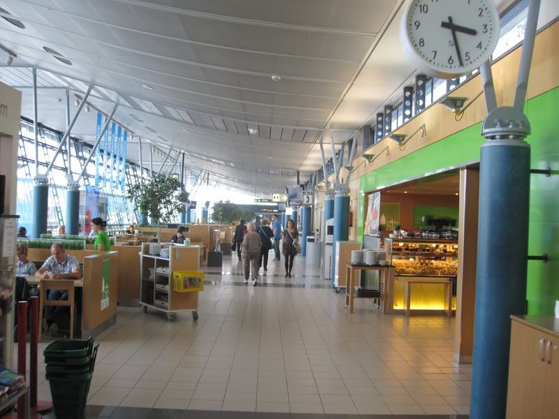 http://i895.photobucket.com/albums/ac154/FlyingFinn_photo/Trondheim_06_2011/Tronheim_Departure_5.jpg