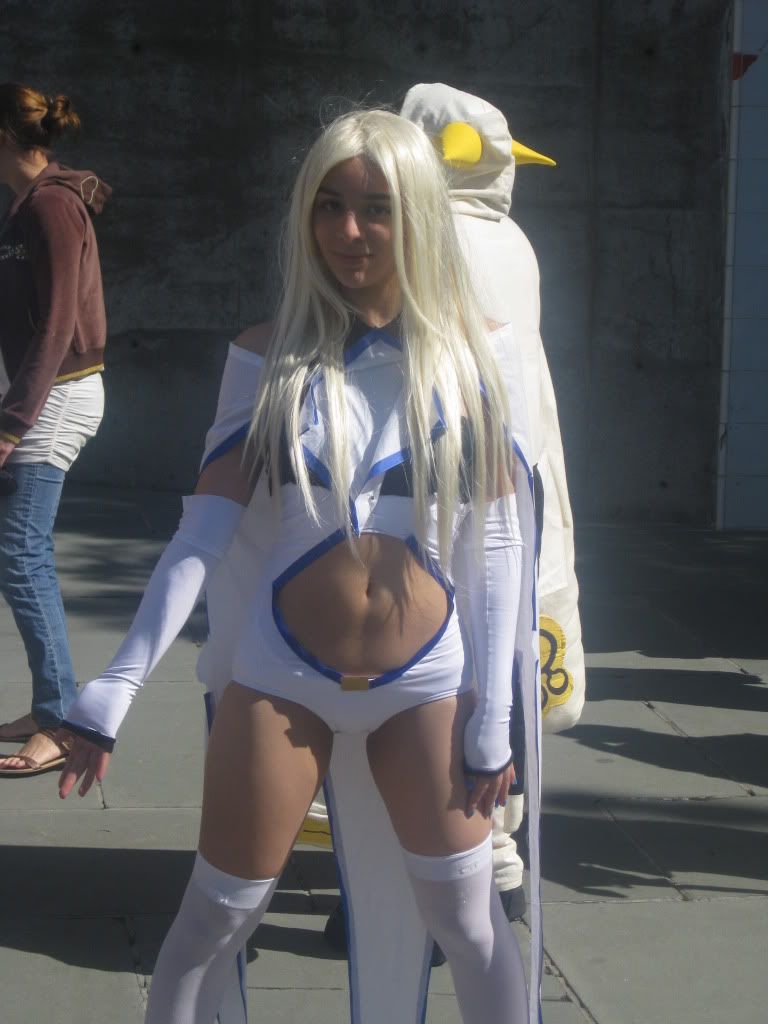 Forum Image: http://i895.photobucket.com/albums/ac158/Mu-12/Fanime%202010/BlazBlue%20and%20Guilty%20Gear/IMG_1072.jpg