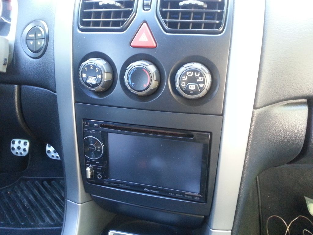 Scosche Vs Metra Double Din Dash Kits - With Pics